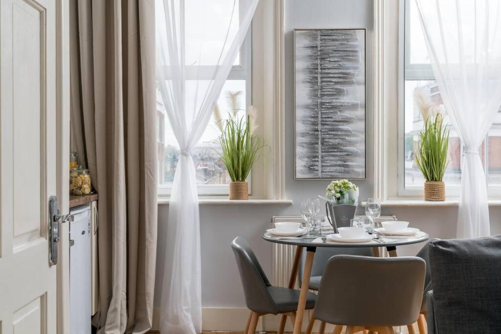 Cozy 1 Bed For 4 Paddington Apartment