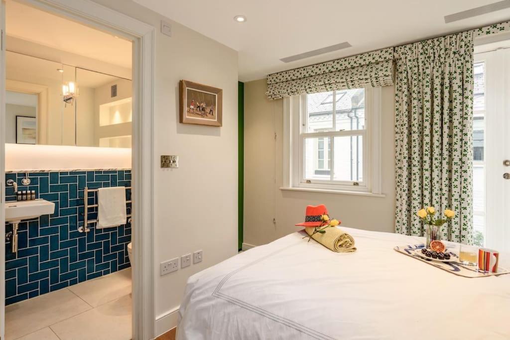 Stunning Notting Hill 3 Bed With Air Con Holiday home