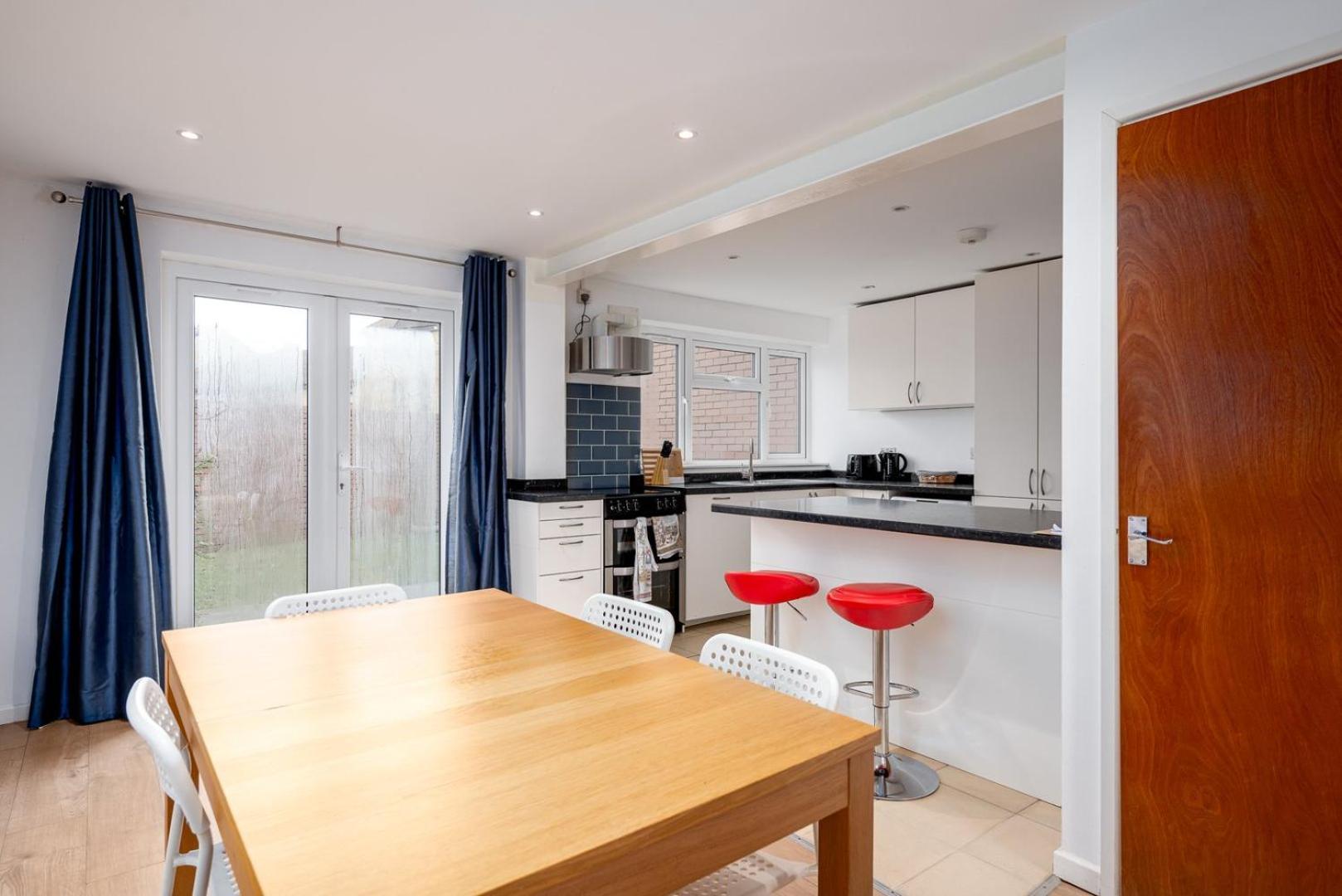 Guestready - Tranquil Retreat Near The Royal Docks Holiday home *