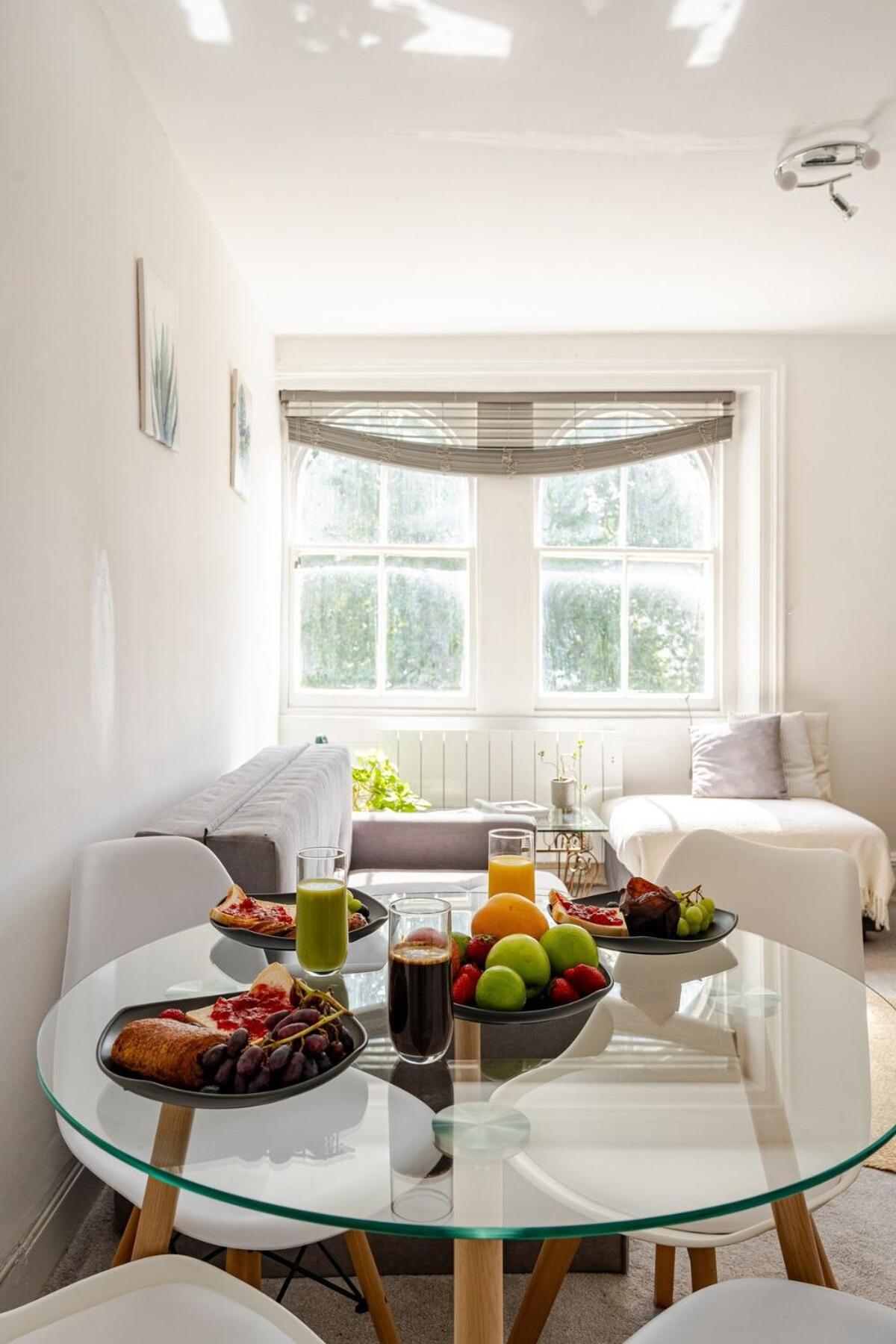 Luxury Family In Bayswater Apartment