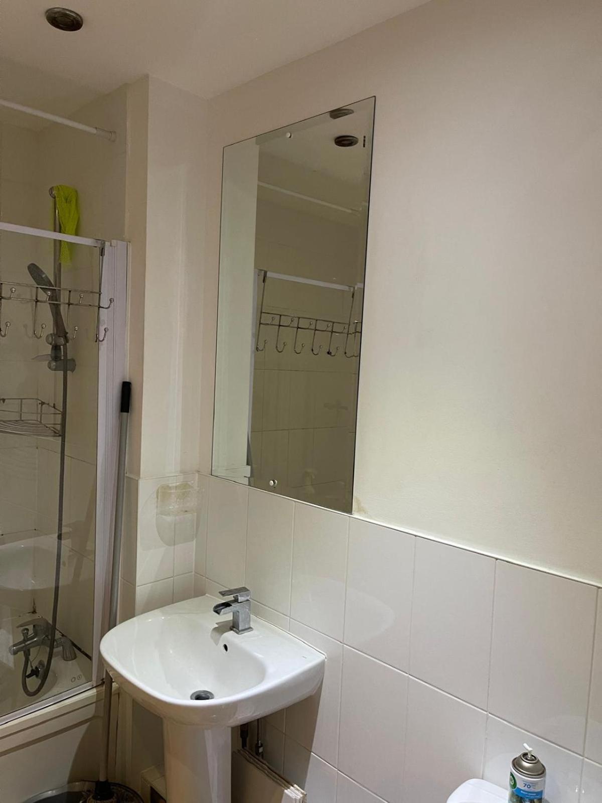 En-suite Cozy Double Bedroom * London