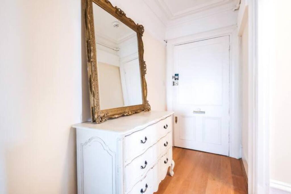 Apartment Harrods-knightsbridge Flat In Kb89 London
