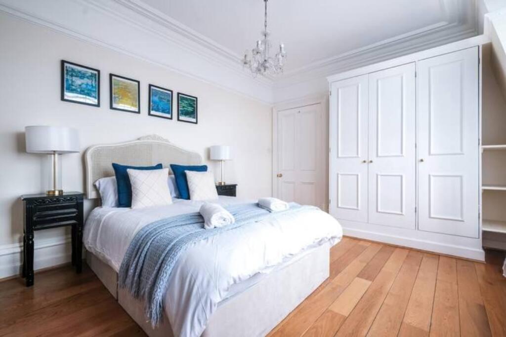 Harrods-knightsbridge Flat In Kb89 London