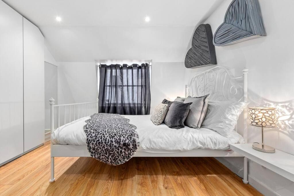 3 Bedroom Flat In Mayfair Hy4 Apartment