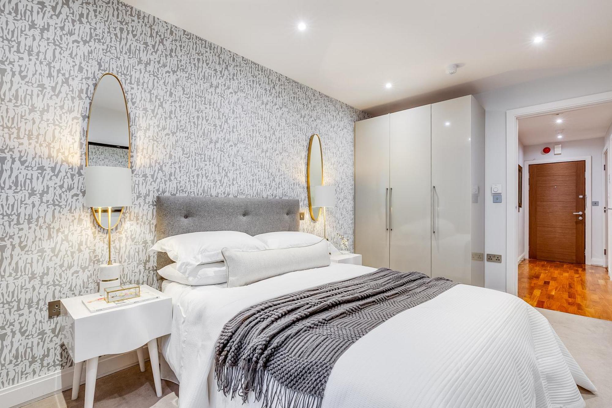 Chic 2br Haven Nestled In Vibrant Battersea *