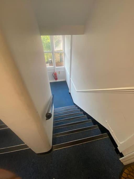 Apartment Oxford Circus - 20Min Tube ,1Gb Fibre Wifi, 2Min To Tube & Heathrow, Free Snacks & Toiletries, 2 New Smart Tvs & Sofabed *