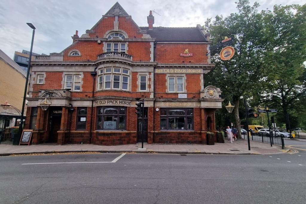 Apartment Oxford Circus - 20Min Tube ,1Gb Fibre Wifi, 2Min To Tube & Heathrow, Free Snacks & Toiletries, 2 New Smart Tvs & Sofabed
