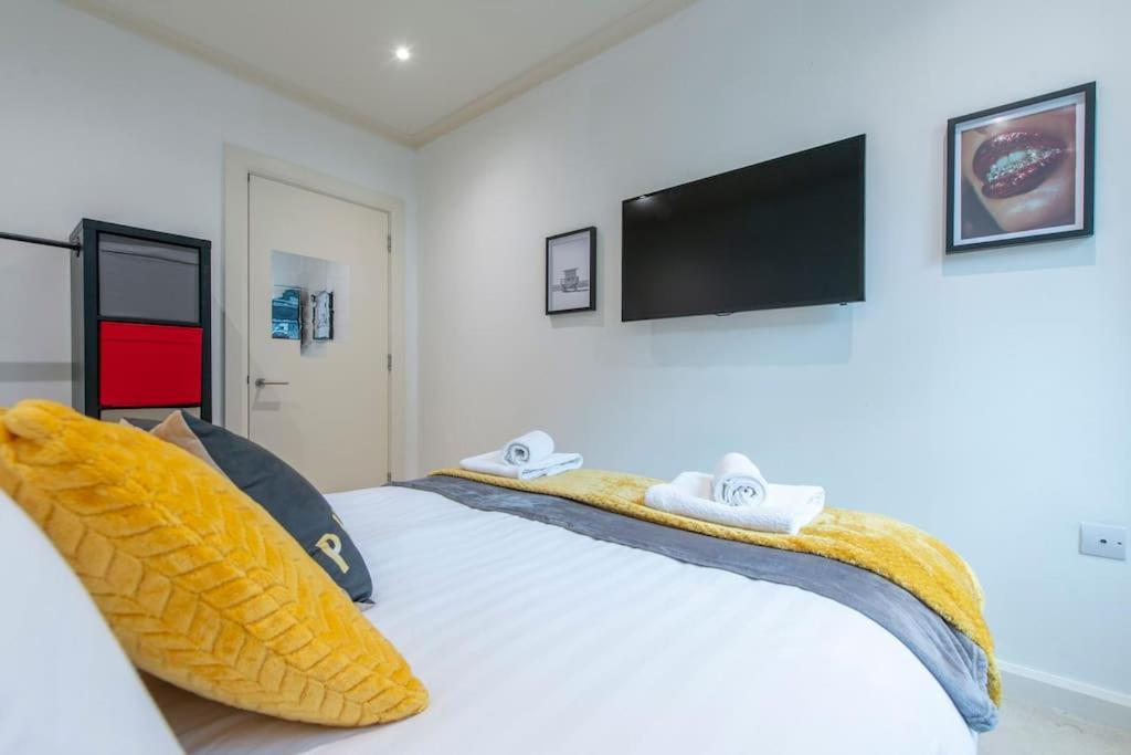 24hr Concierge, Gym, Pool, Museum, Shopping Centre Apartamento *