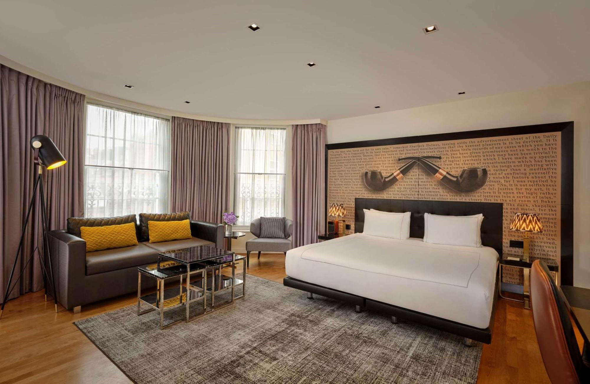 Hotel Holmes 4*