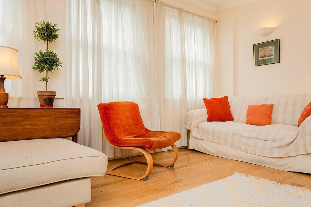 Bright 2 Bedroom Flat In Apartment London