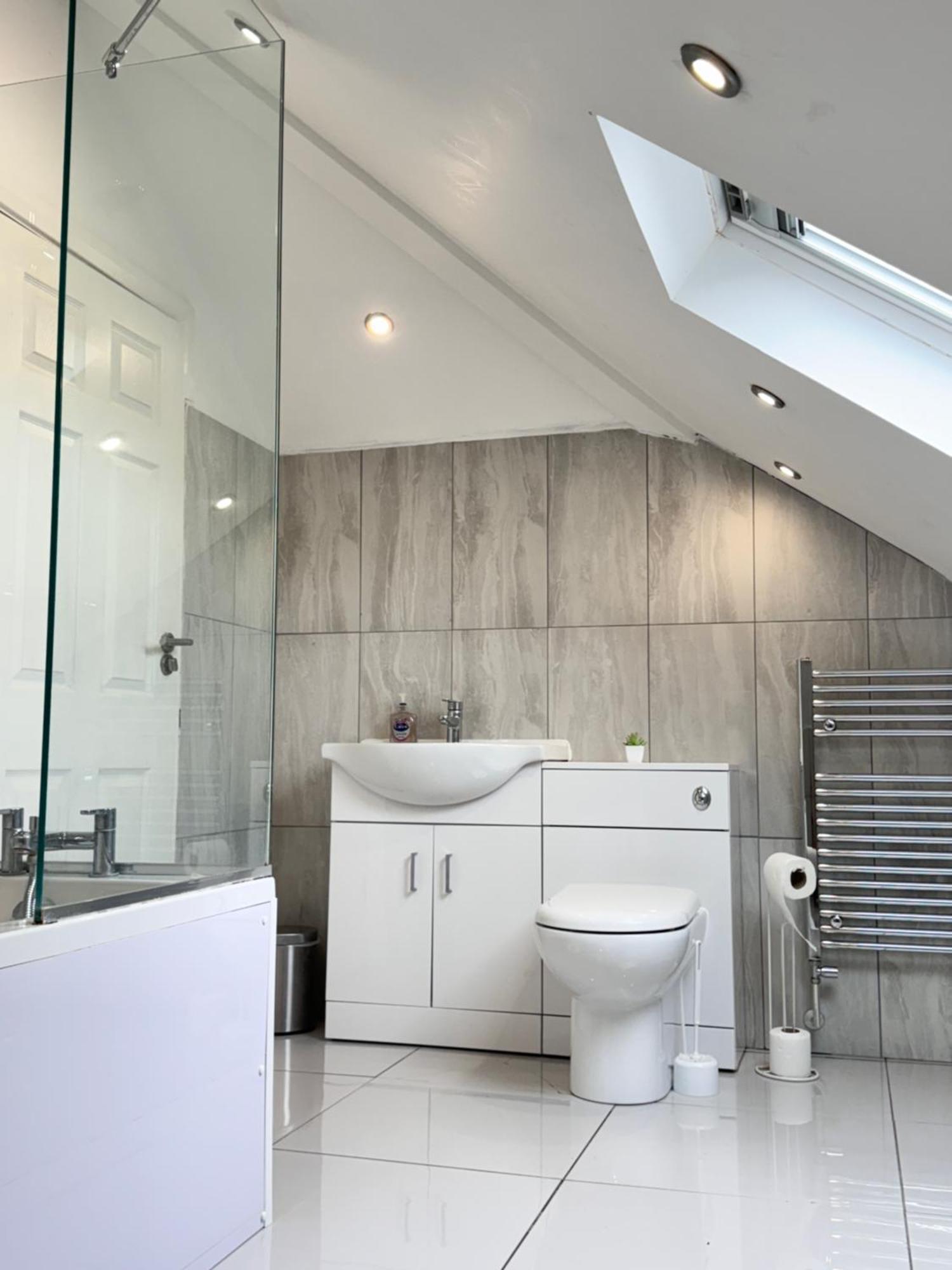Hatton Apartments: Airport-adjacent With Free Parking And Underground Access London