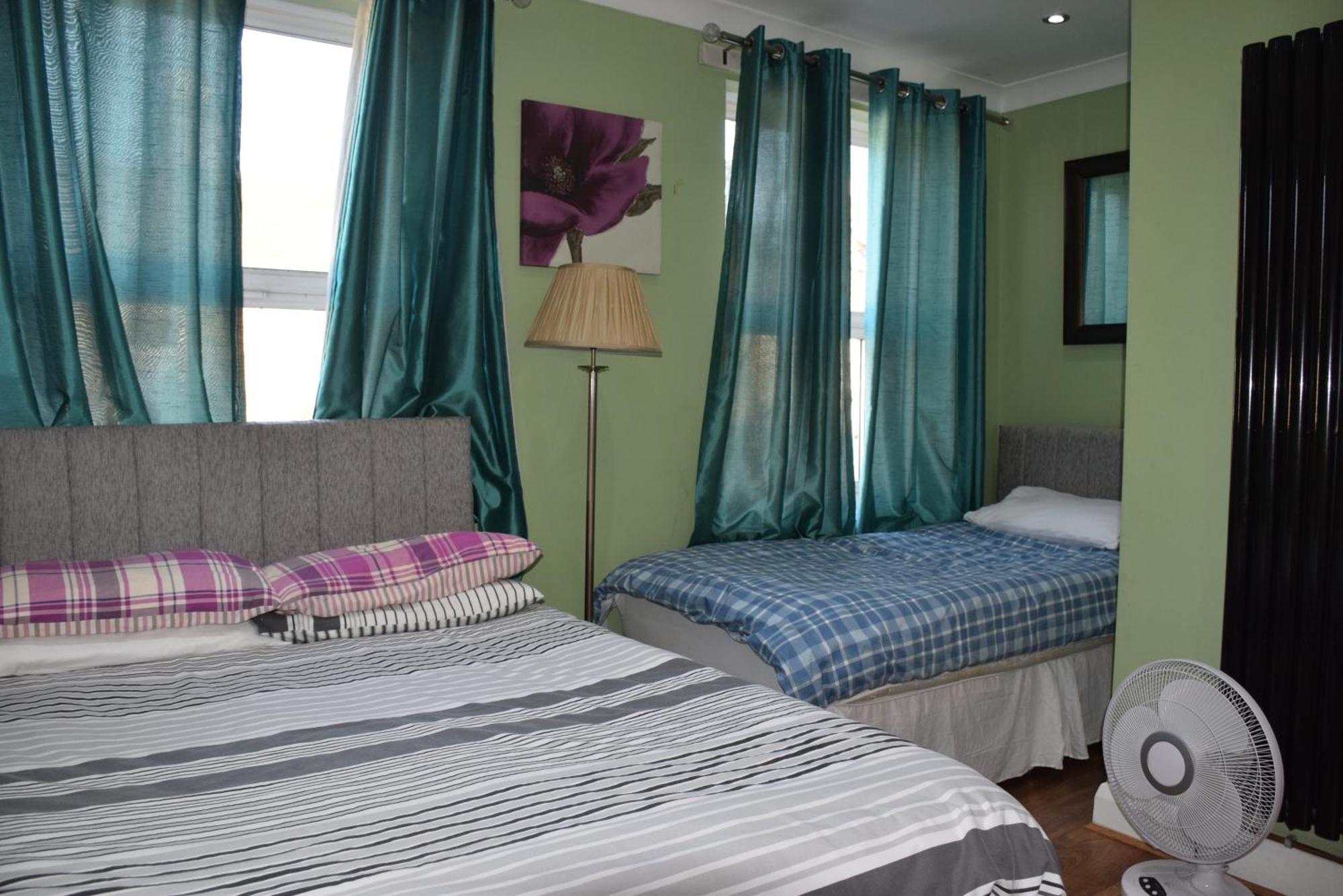 Ferienhaus Three Bedroom House Lancaster Road London