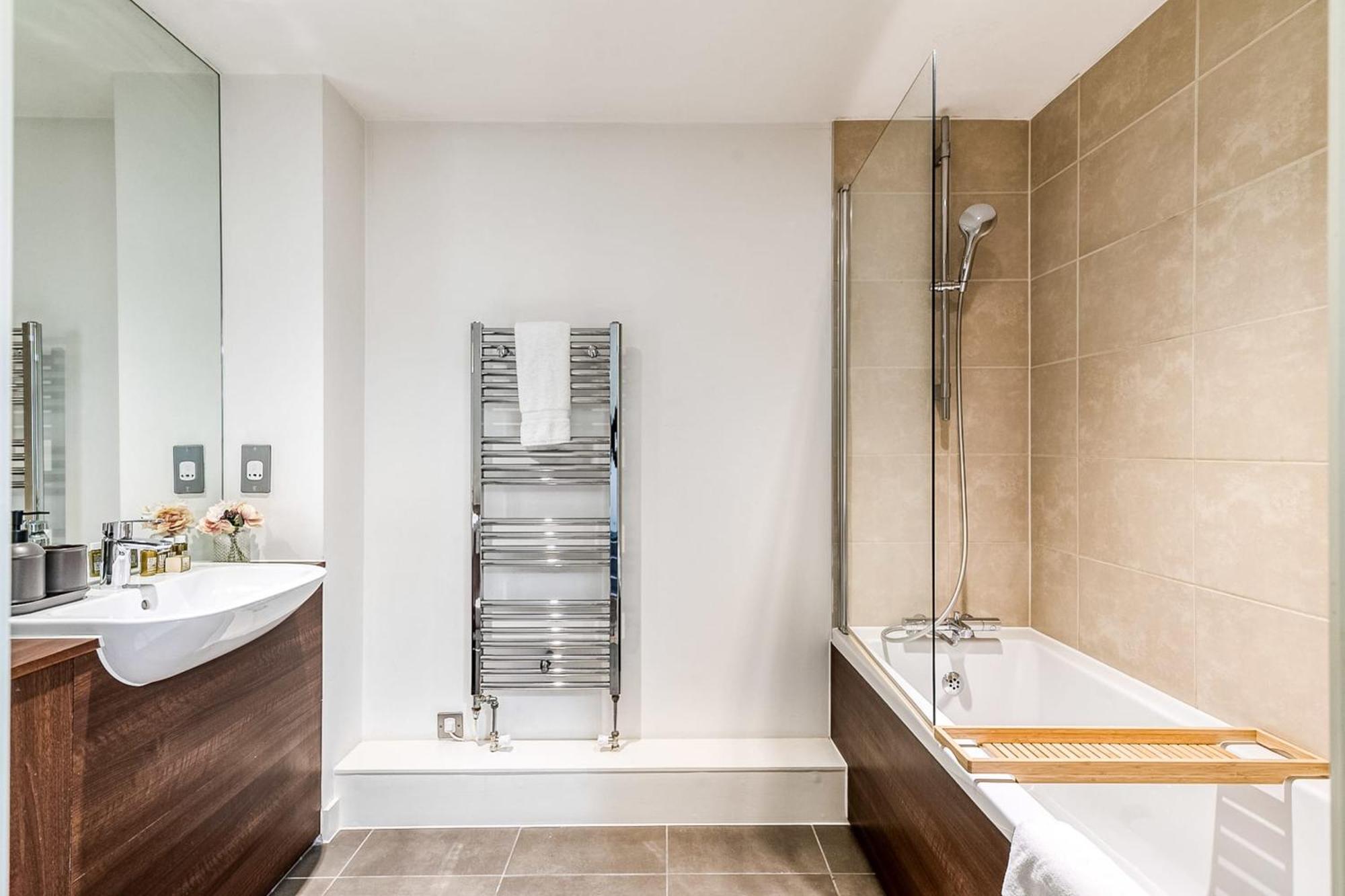 Canning Town Pied-a-terre Apartment London