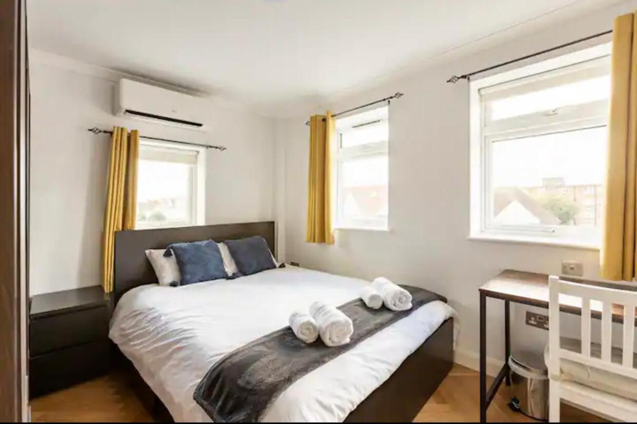 Stunning 2 Bedrooms, 2 Bathrooms Flat. Apartment