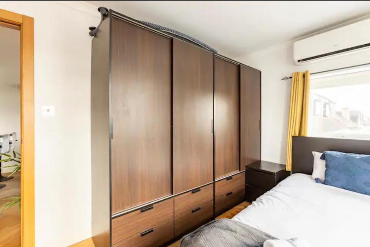 Apartment Stunning 2 Bedrooms, 2 Bathrooms Flat. London