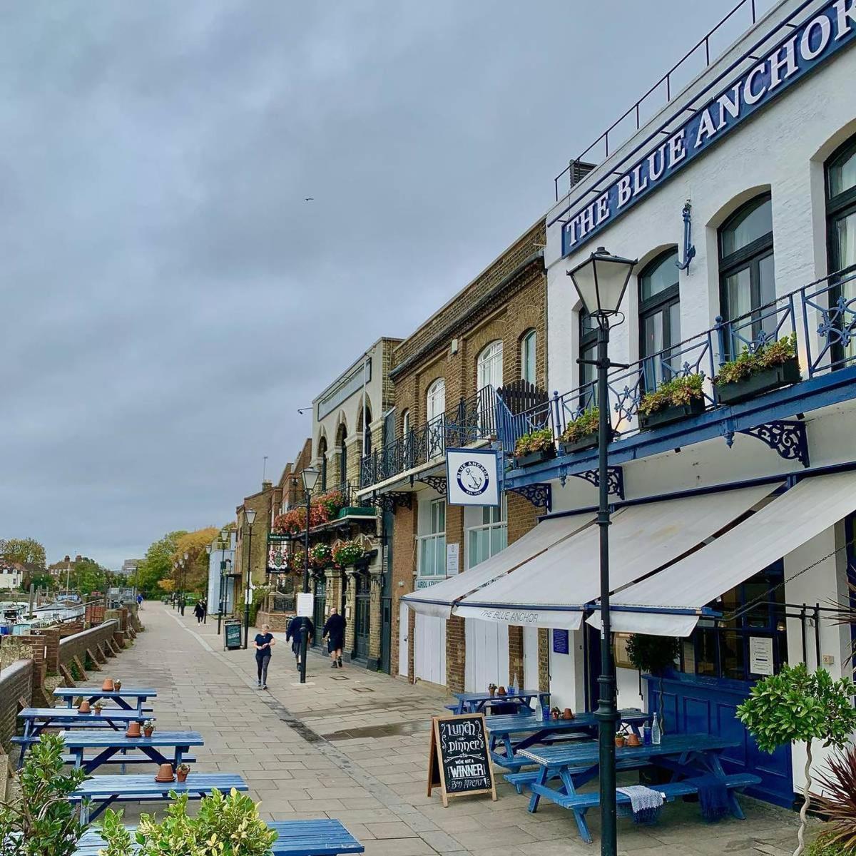 Apartment Perfect For 6 - 2 Bedroom 2 Bathroom By The Famous Hammersmith Riverside *