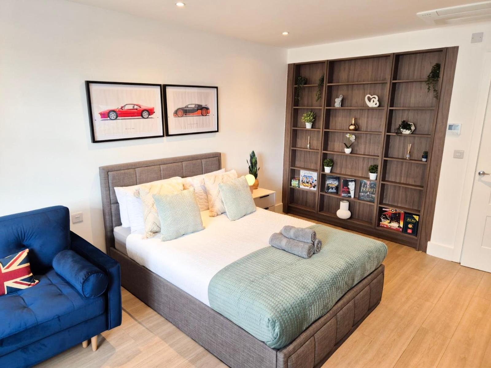 Modern & 3bedroom Flat With Pvt Balcony Steps From Regent's Park Apartment