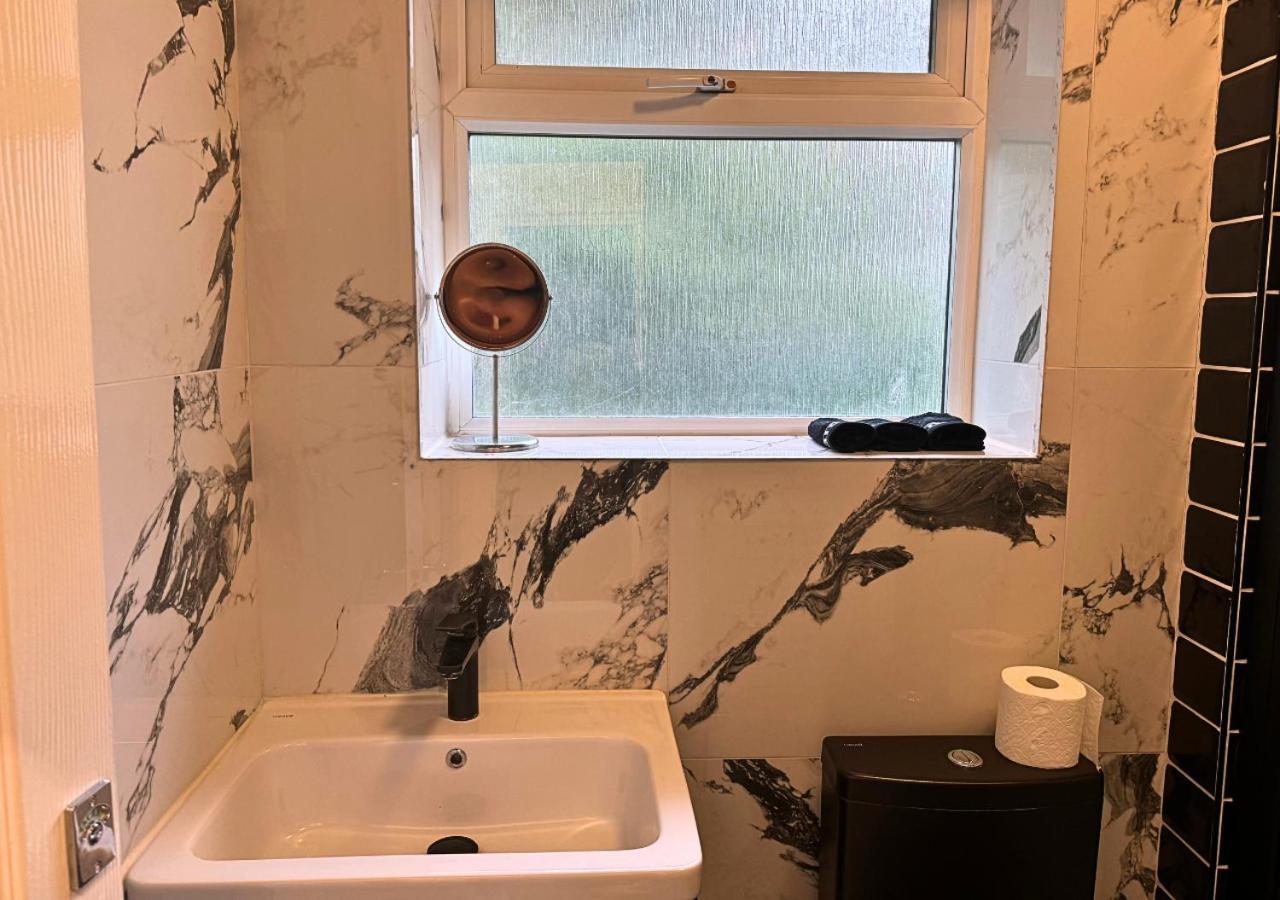 Apartment Luxe Short - Sleeps 6 - Putney - Roehampton - Free Parking