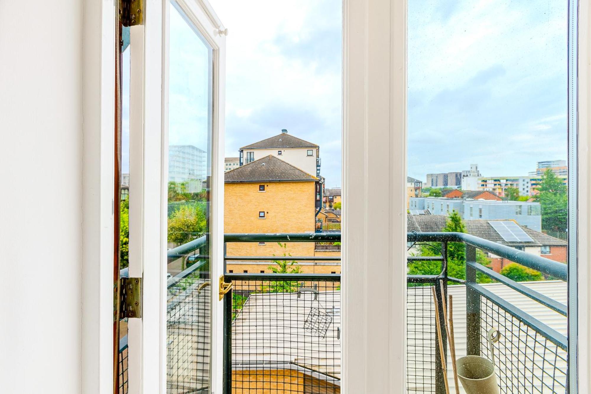 Apartment Bright New 2br Flat With Balcony Near Excel *