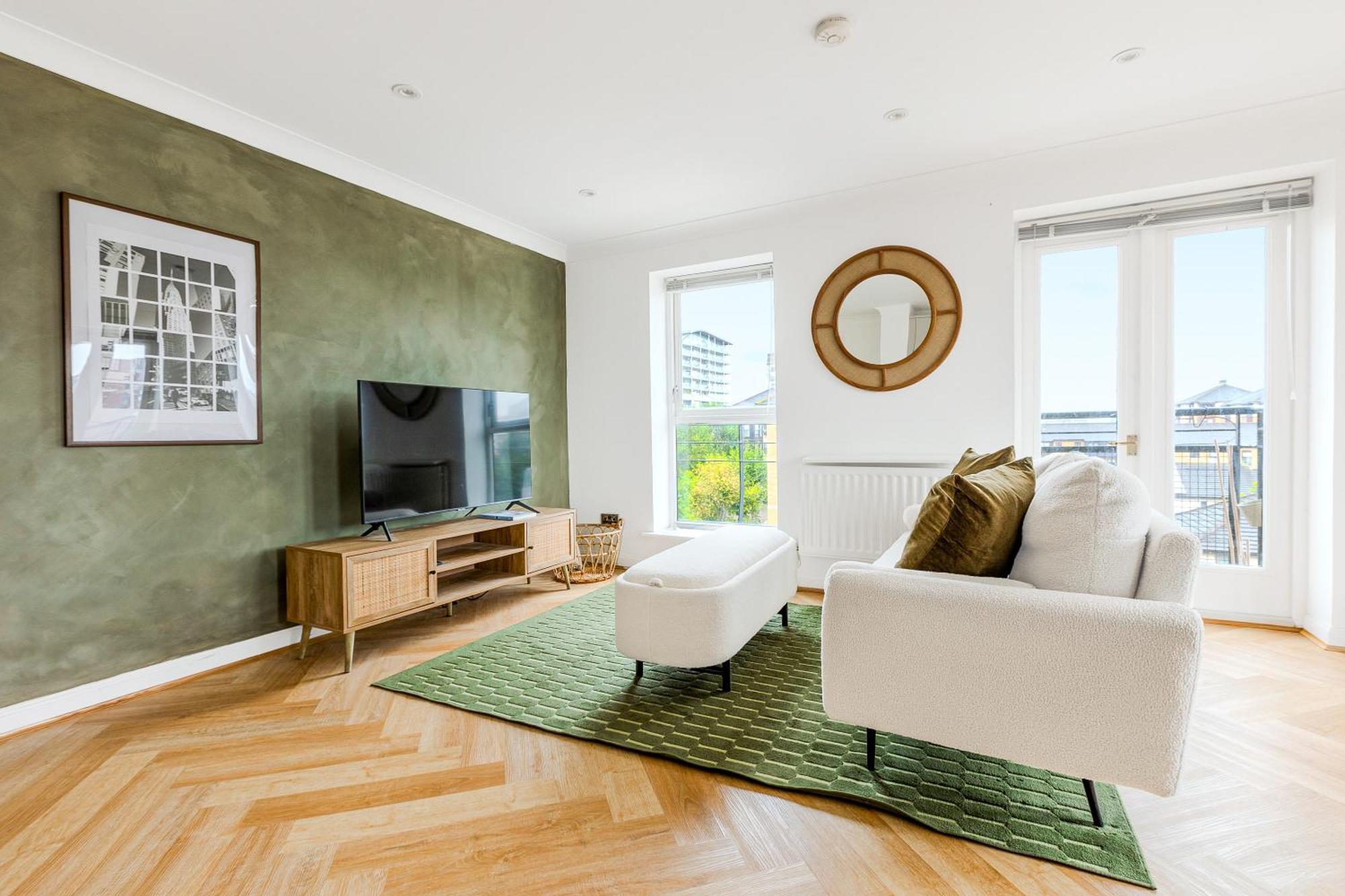 Bright New 2br Flat With Balcony Near Excel Apartment London