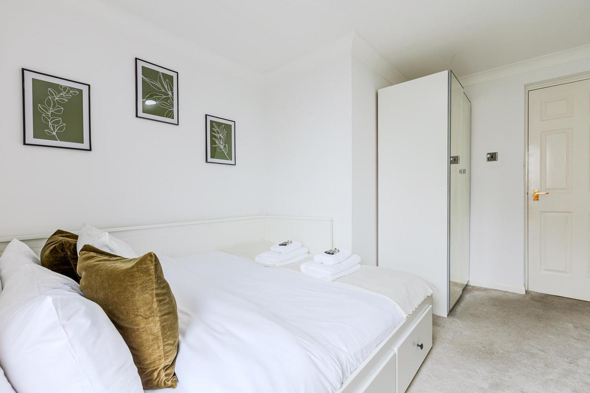 Apartment Bright New 2br Flat With Balcony Near Excel London
