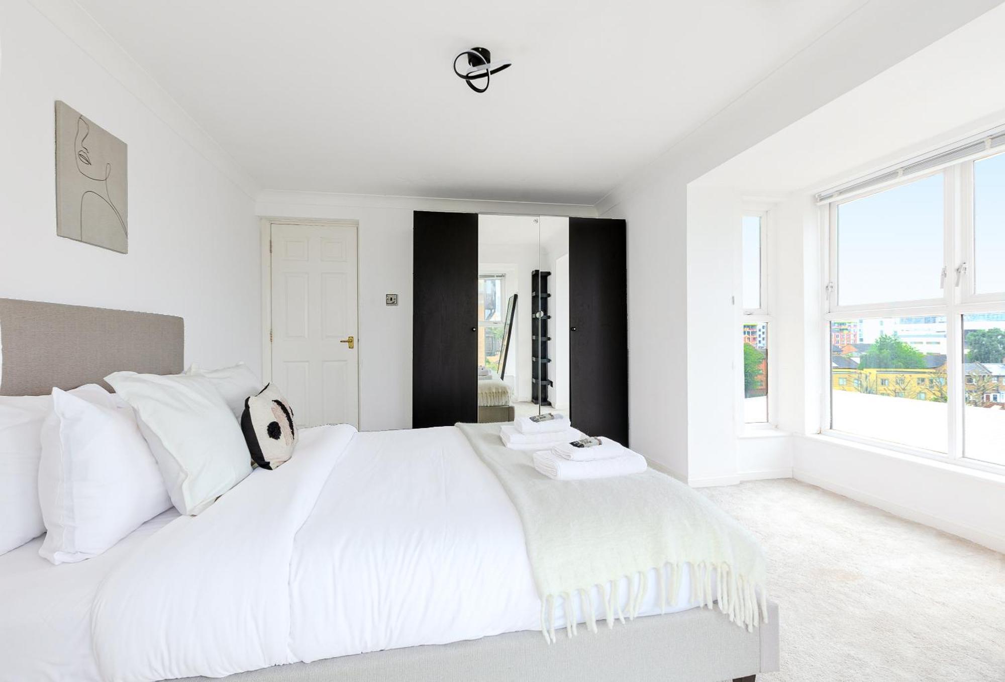 Apartment Bright New 2br Flat With Balcony Near Excel London
