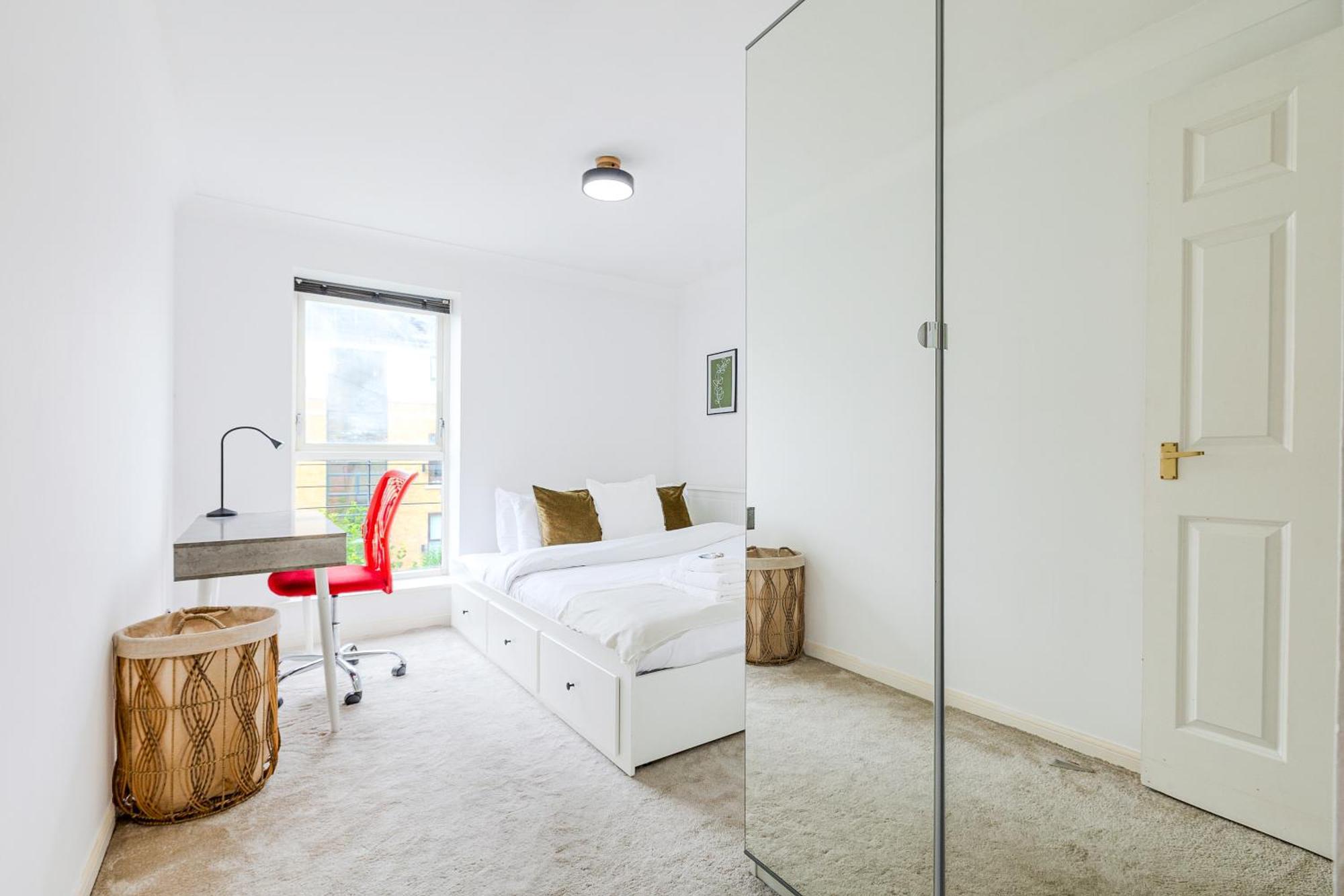 Bright New 2br Flat With Balcony Near Excel