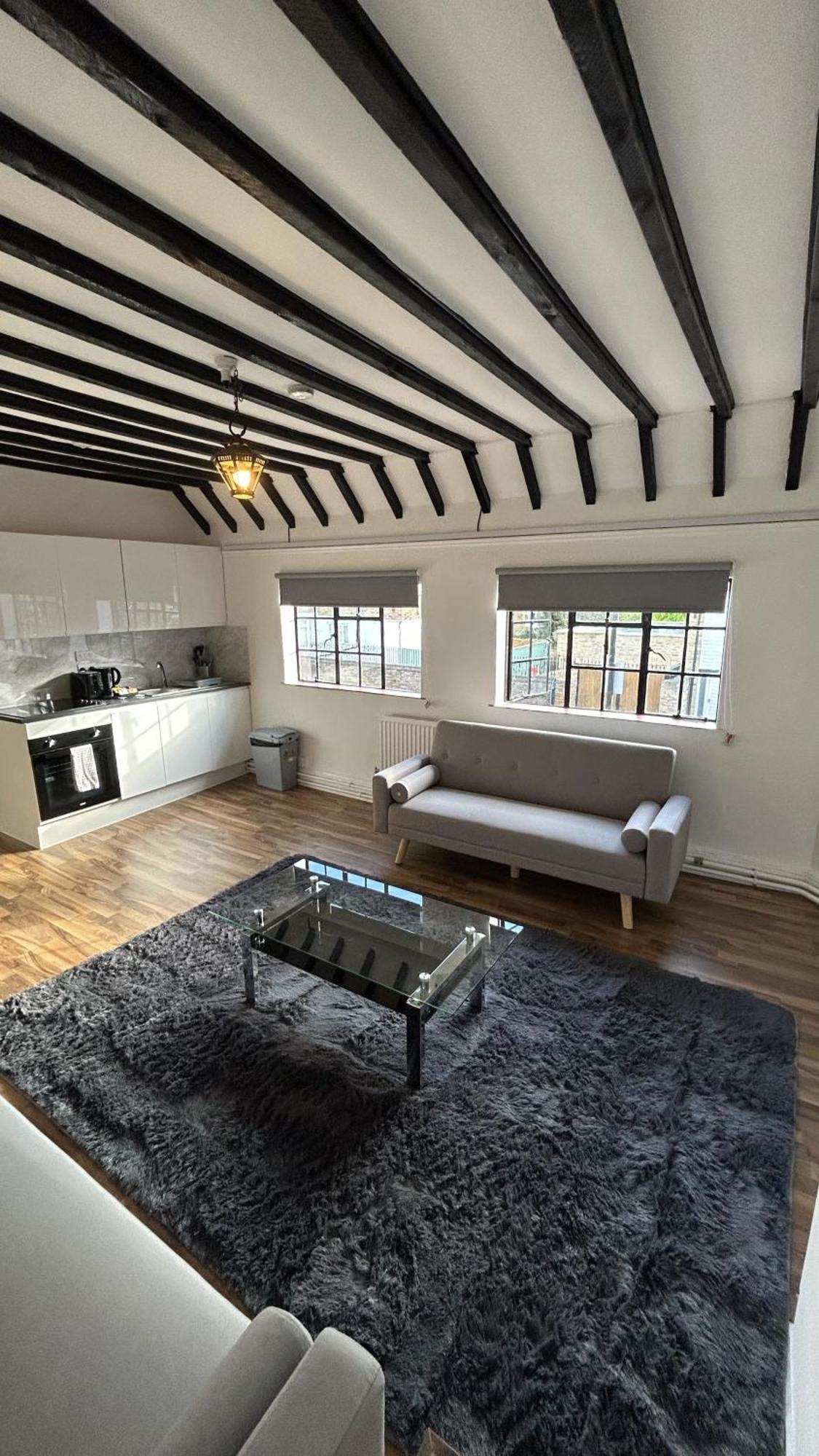 Ustay Fulham Apartment