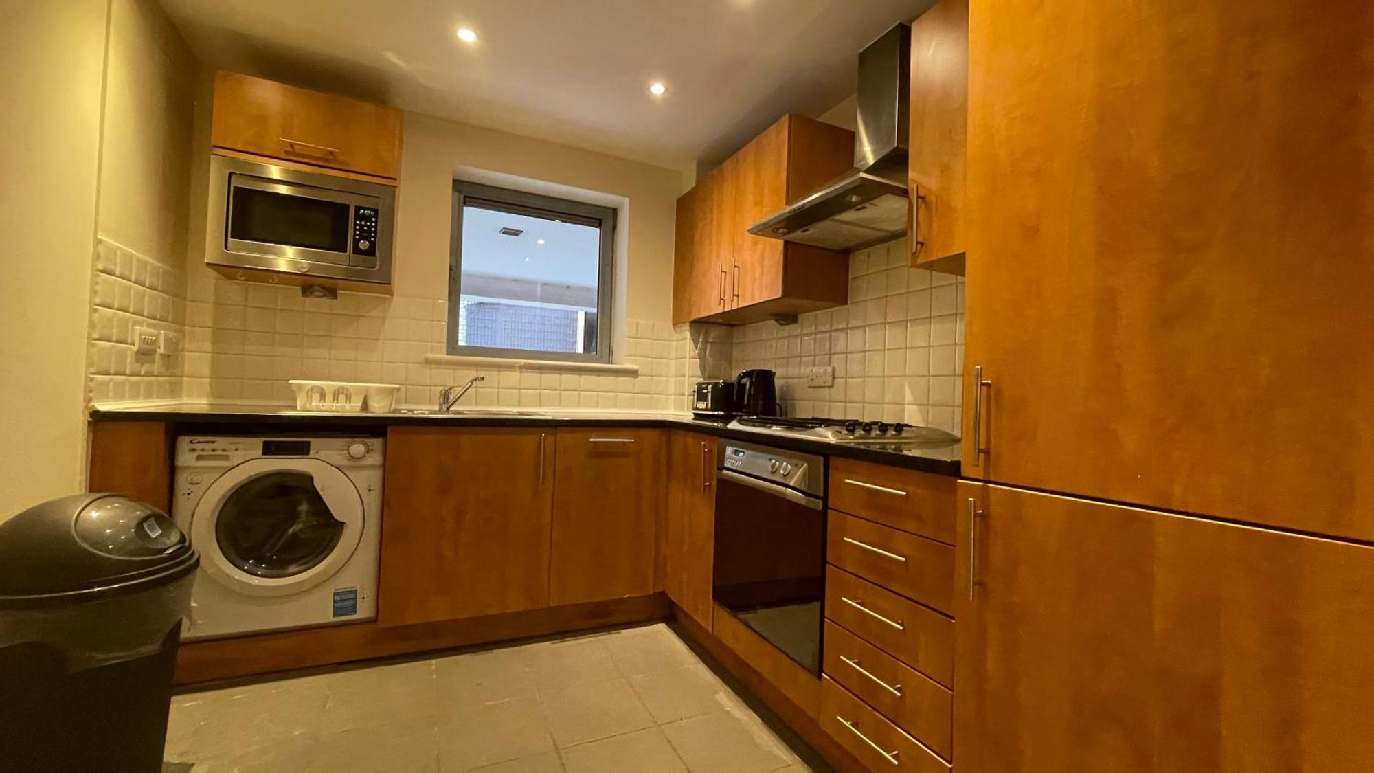 Apartment 4- Bedroom , 1 Living Flat Near Emirates Stadium