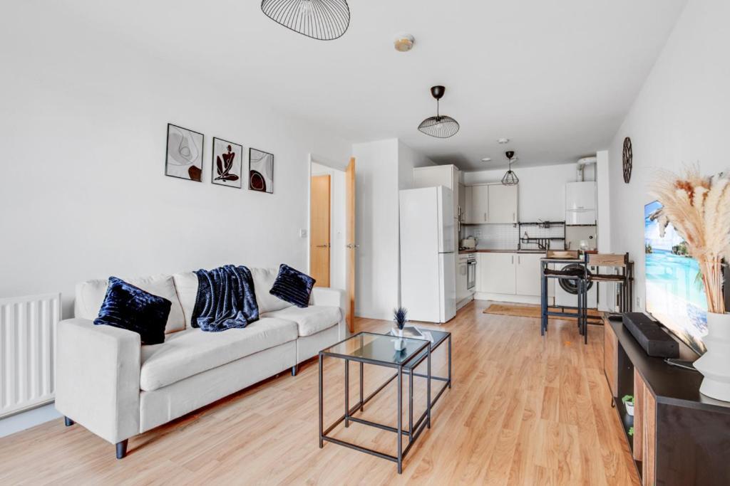 Graceful - Self Contained Spacious 2 Bed Stratford Apartment *