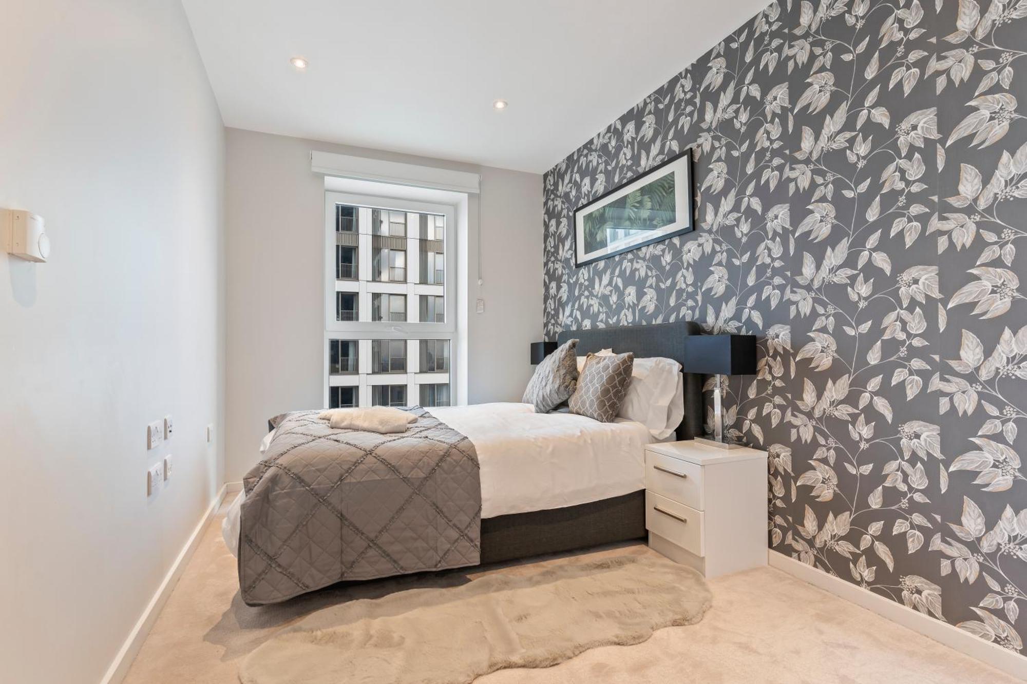 Elegant 2 Bed Within Many Attractions * London