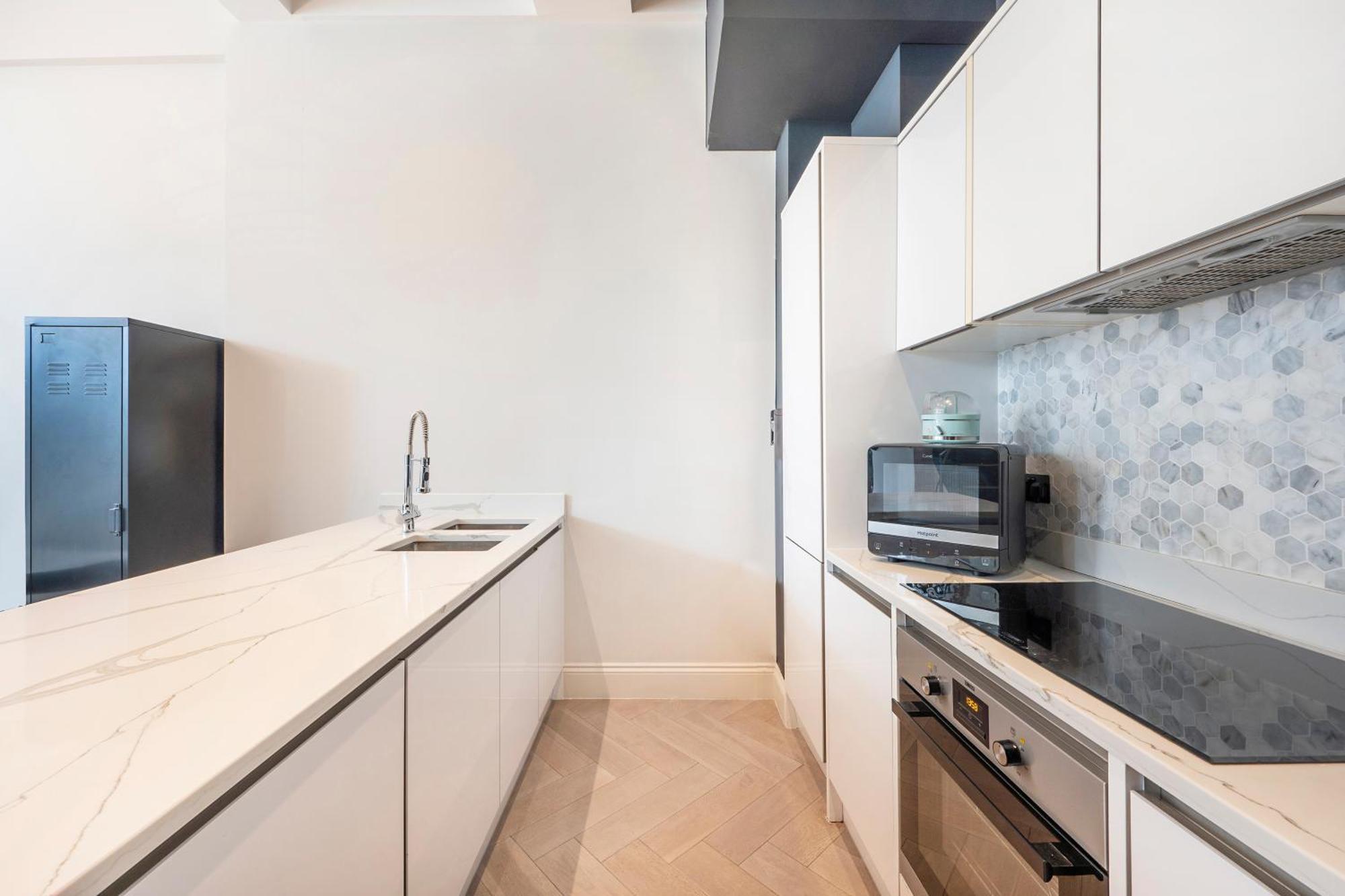 Perfect For 6 - 2 Bedroom 2 Bathroom By The Famous Hammersmith Riverside Apartment