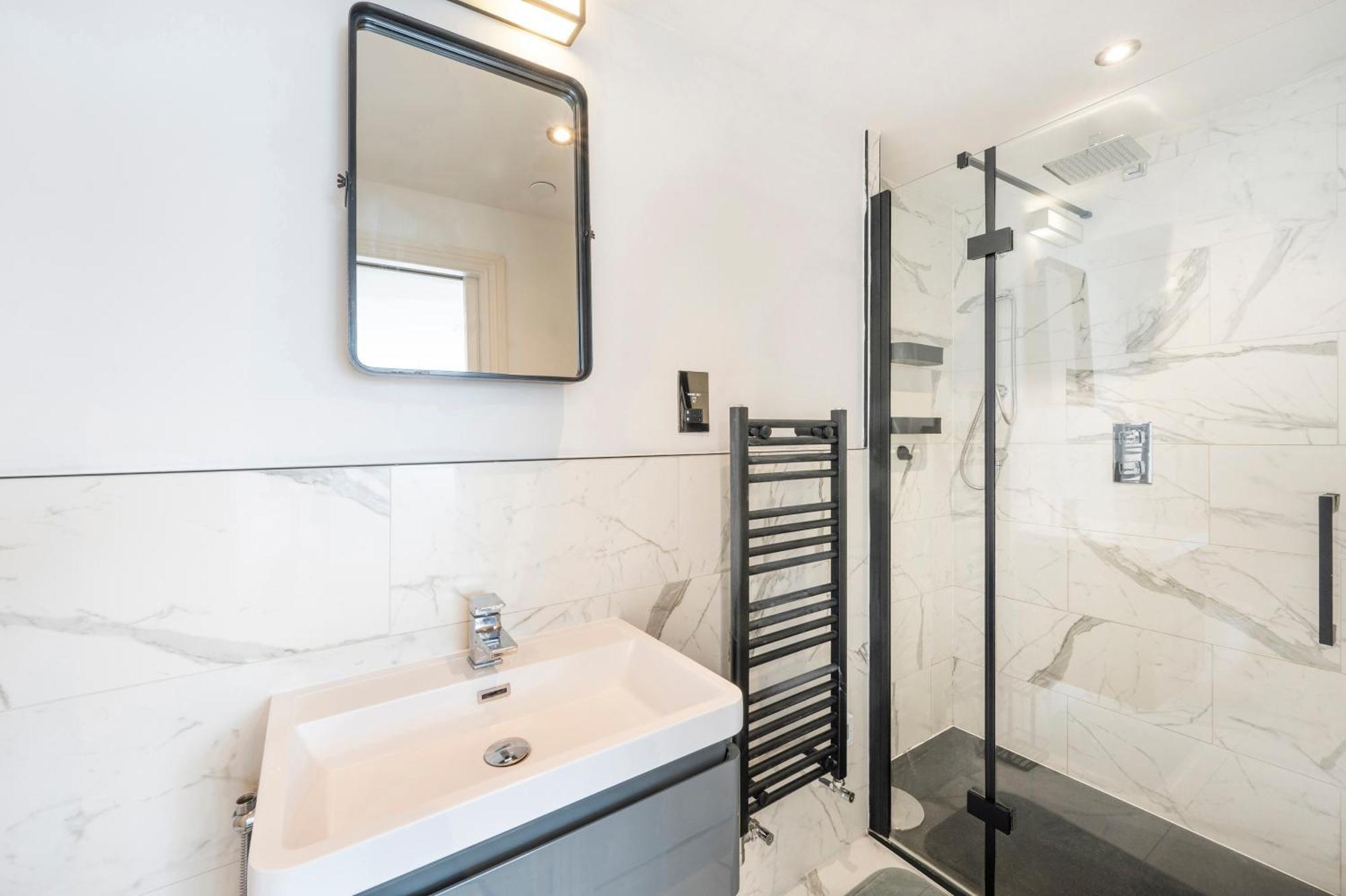 Perfect For 6 - 2 Bedroom 2 Bathroom By The Famous Hammersmith Riverside * London