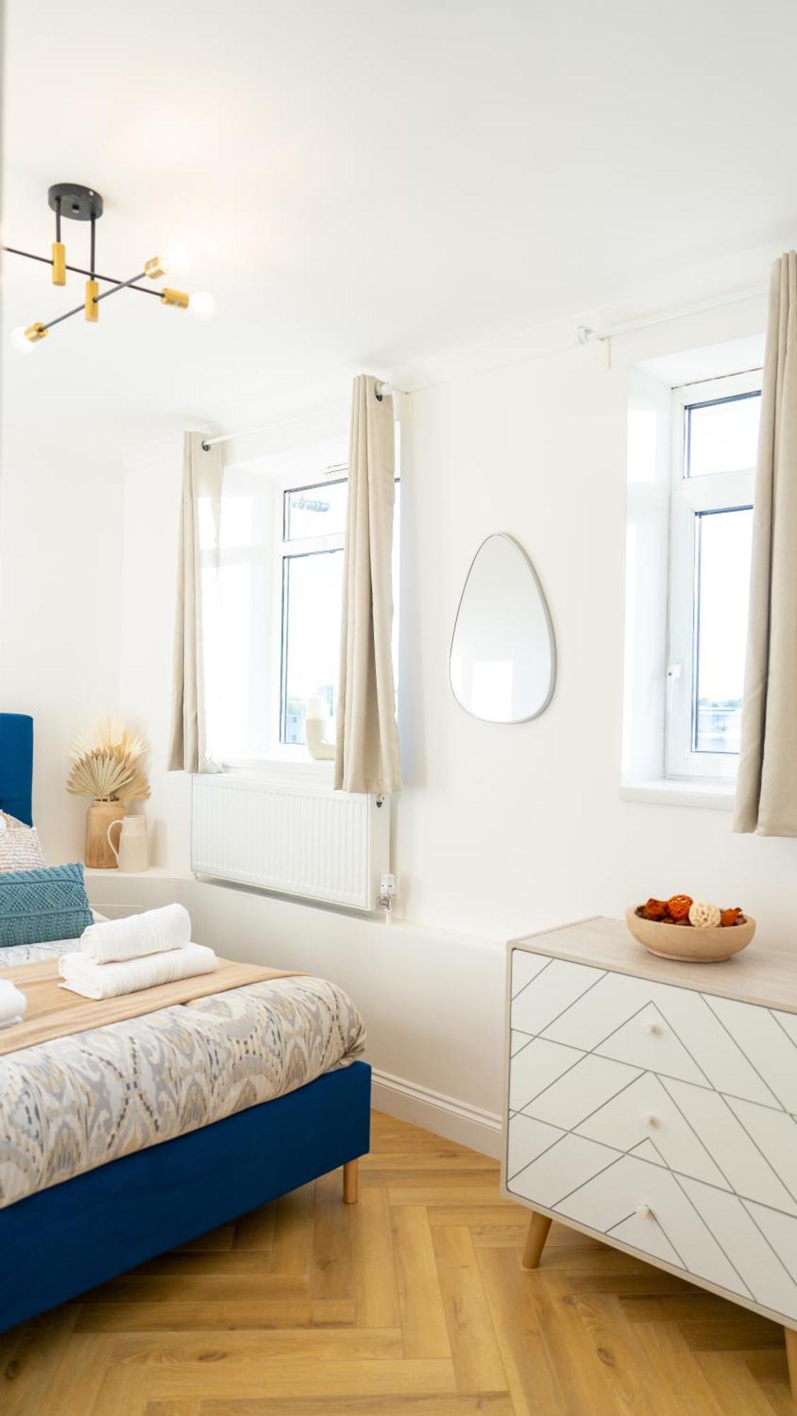 Boutique And Stylish 4 Bed In Holiday home