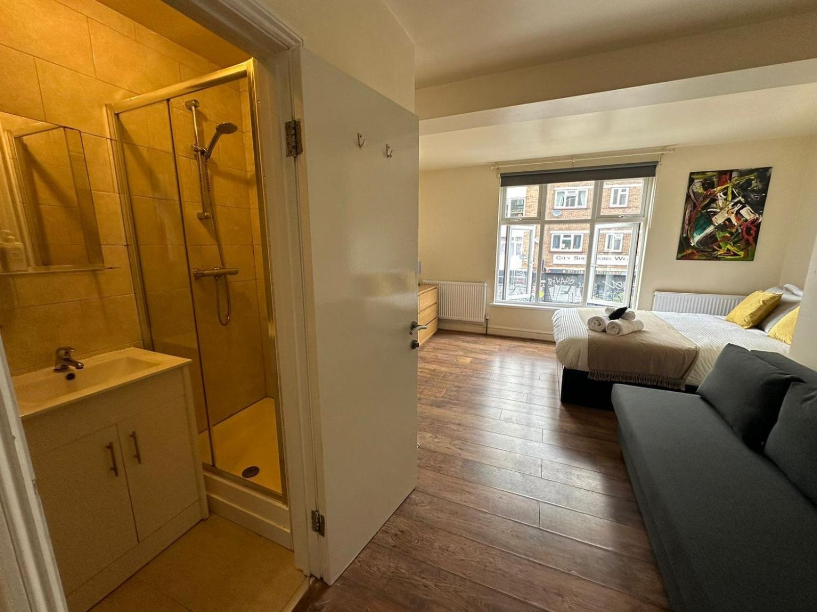 Ensuite Shoreditch London