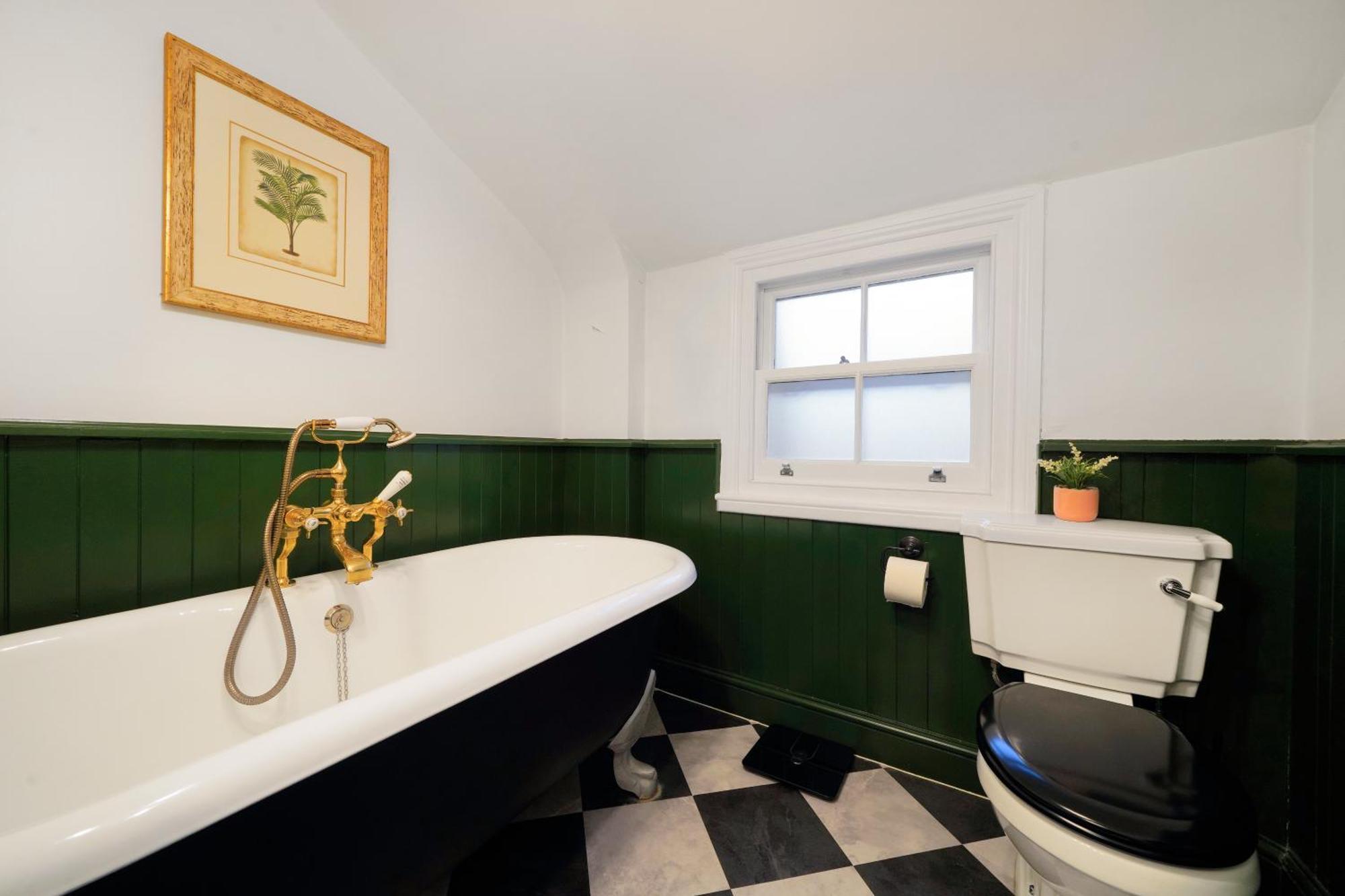 Luxury - In Battersea Park & Power Station London