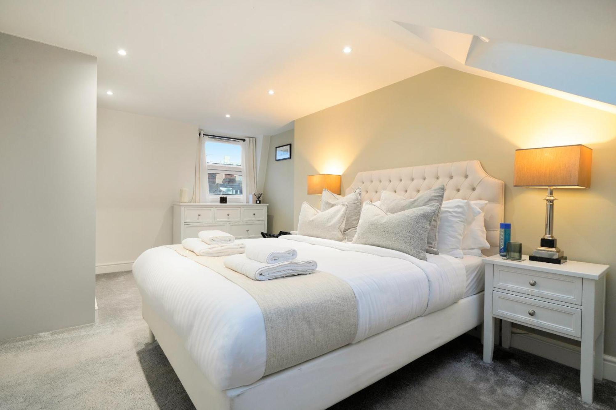Luxury - In Battersea Park & Power Station Apartment *