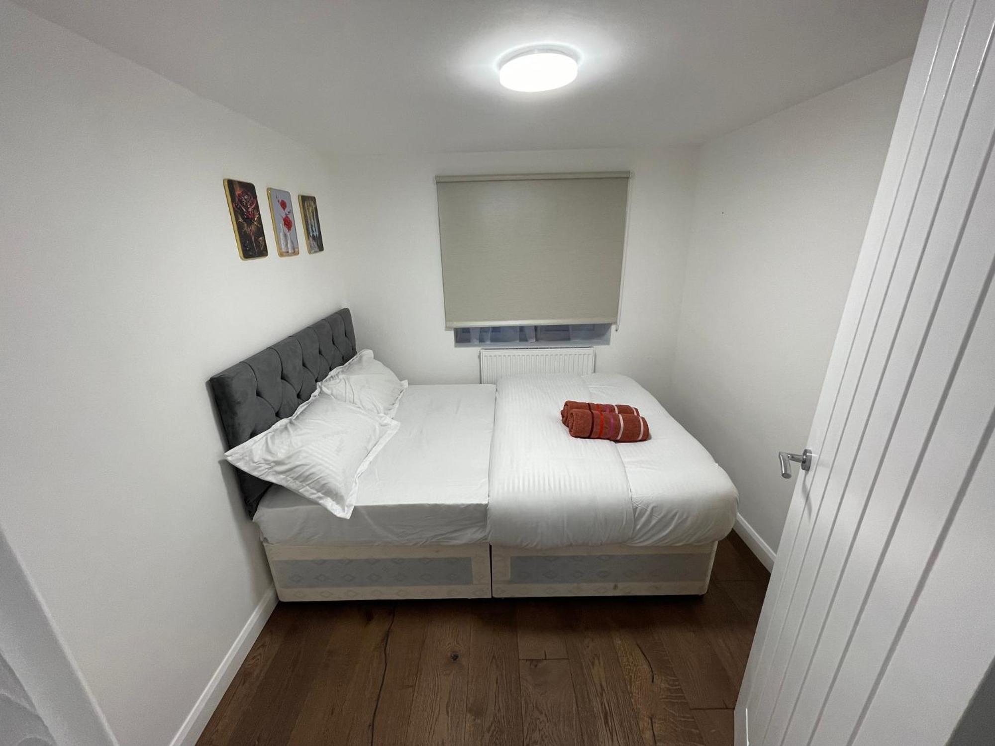 Two Bedroom Central Location Modern Flat Stratford Apartment