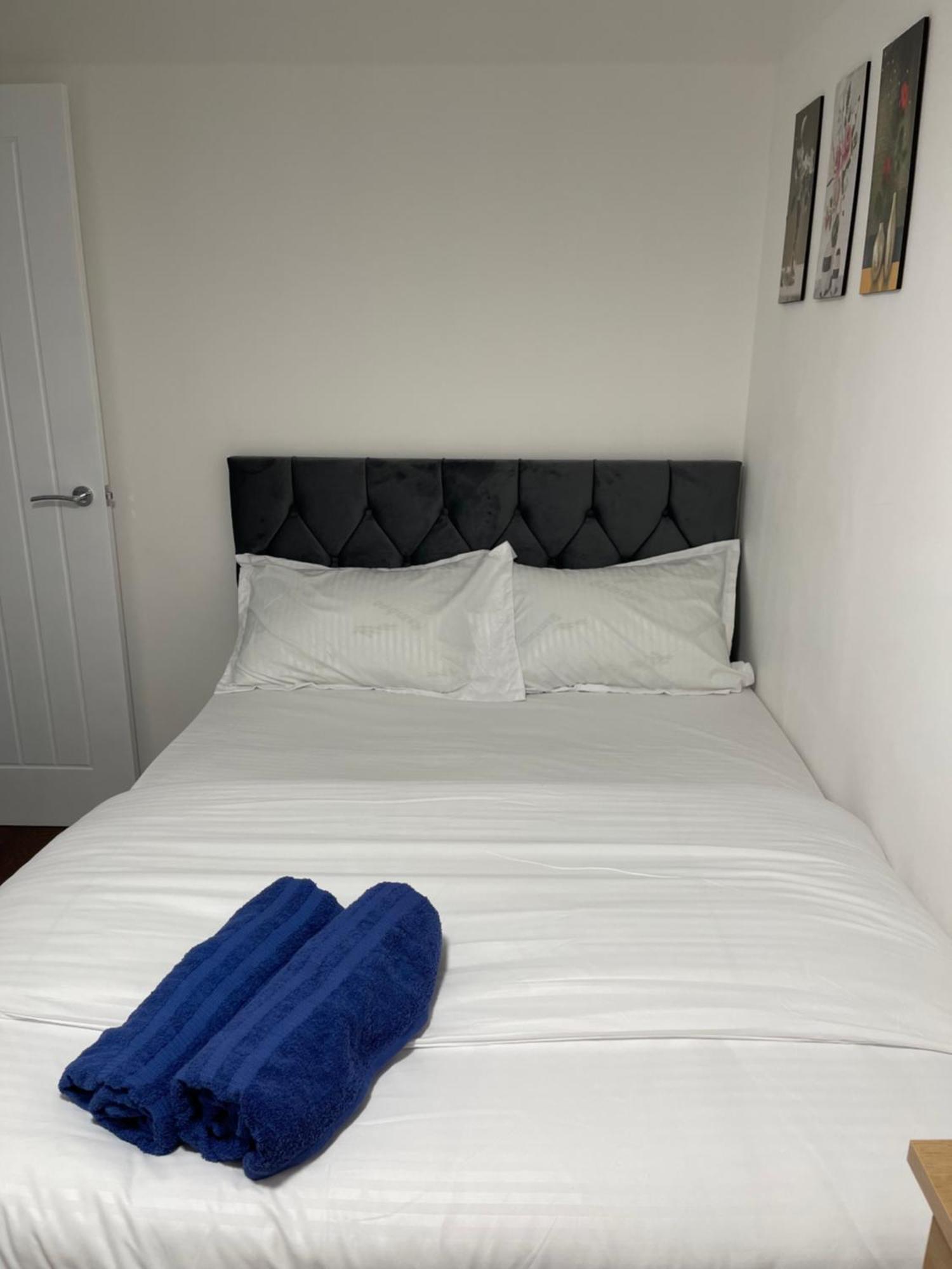 Apartment Two Bedroom Central Location Modern Flat Stratford *