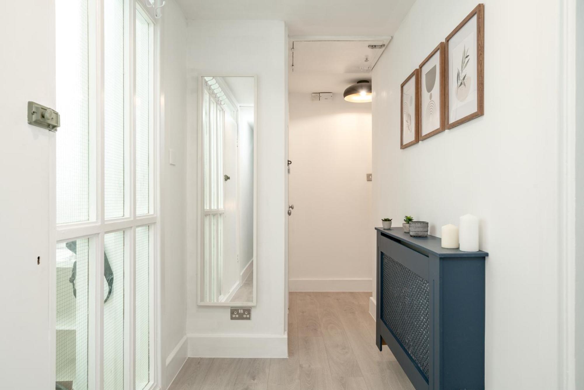 Apartment Modern & Spacious Canary Wharf Apartment, Prime Location, Balcony, Near O2, Excel, Airport & Greenwich *
