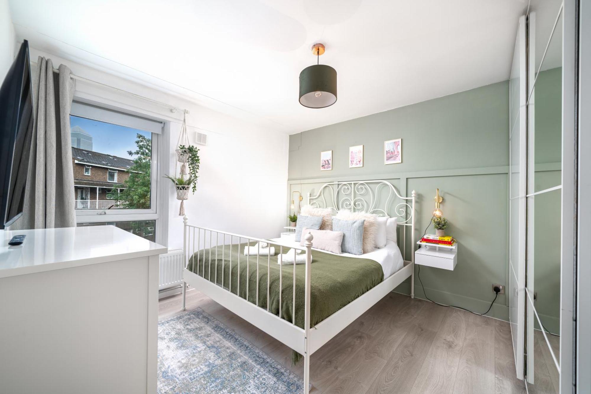 Modern & Spacious Canary Wharf Apartment, Prime Location, Balcony, Near O2, Excel, Airport & Greenwich Apartment