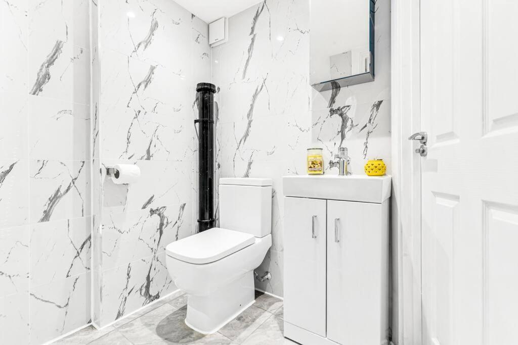 Apartment Luxstay Holland Park With Ac *