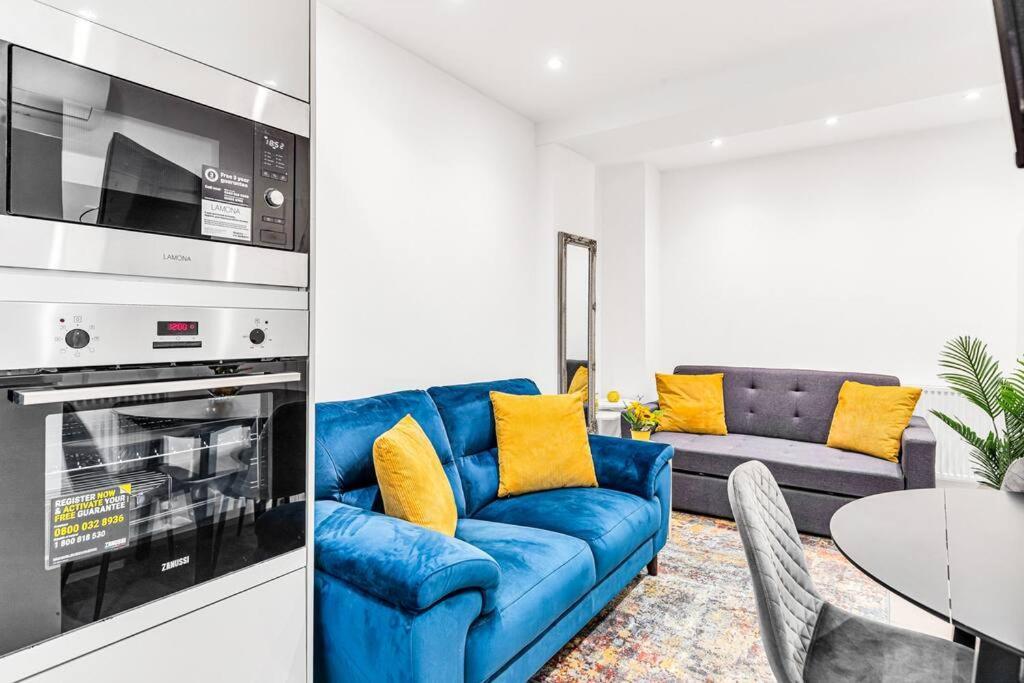 Luxstay Holland Park With Ac