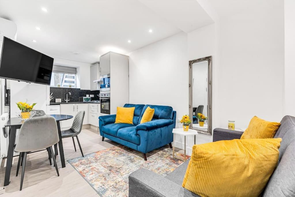 Luxstay Holland Park With Ac Apartment London