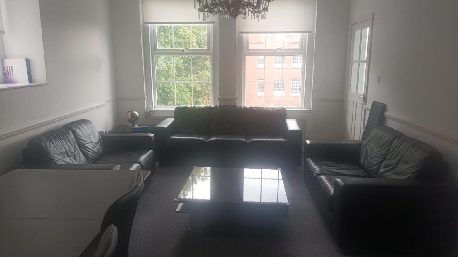 Elegant Flat In St Johns Wood Apartment