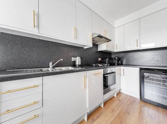 Imperial Wharf Chelsea 3 Bedroom Apartamento Londres