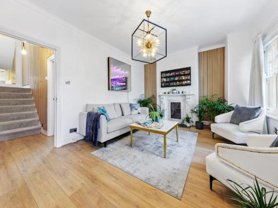 Imperial Wharf Chelsea 3 Bedroom * Londres
