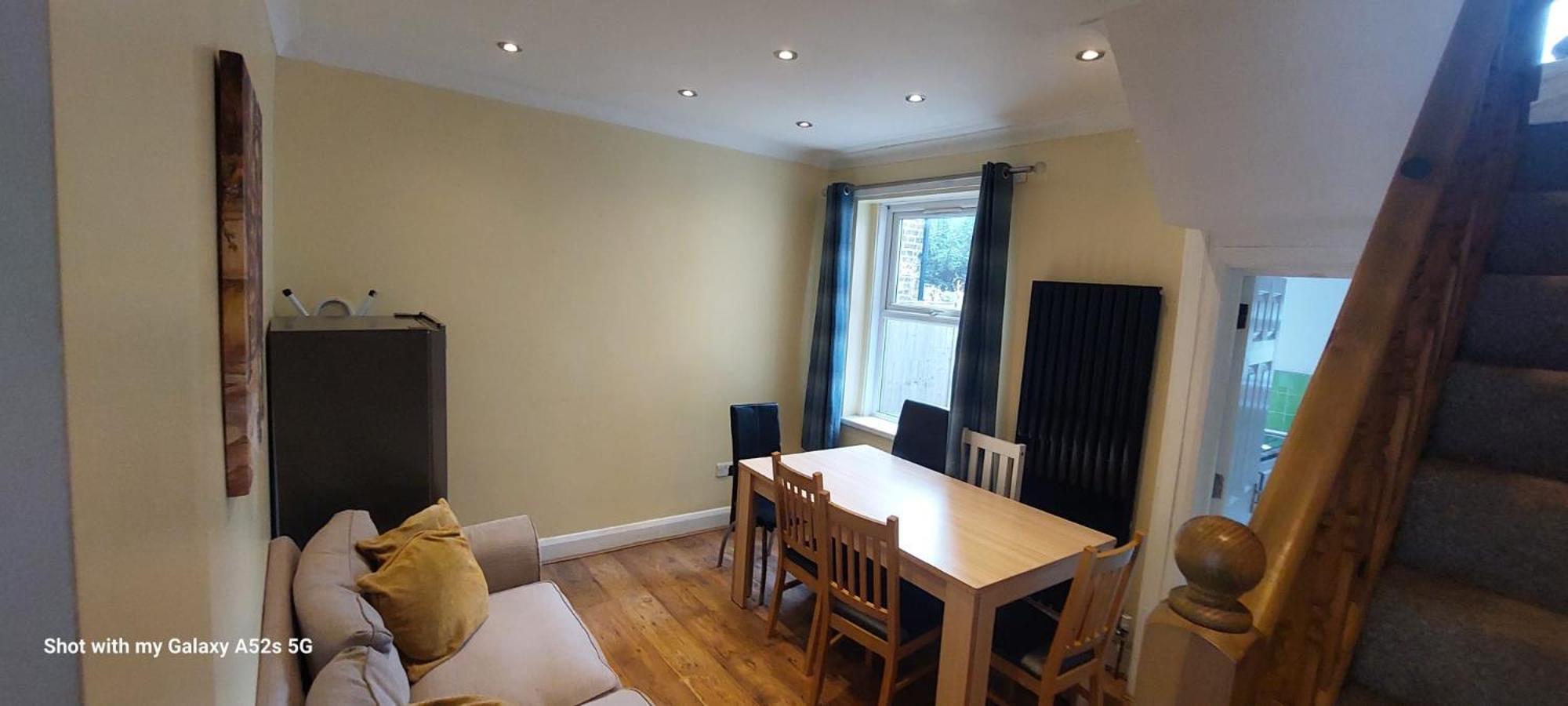 Apartment 3 Bedroom House - Walthamstow *