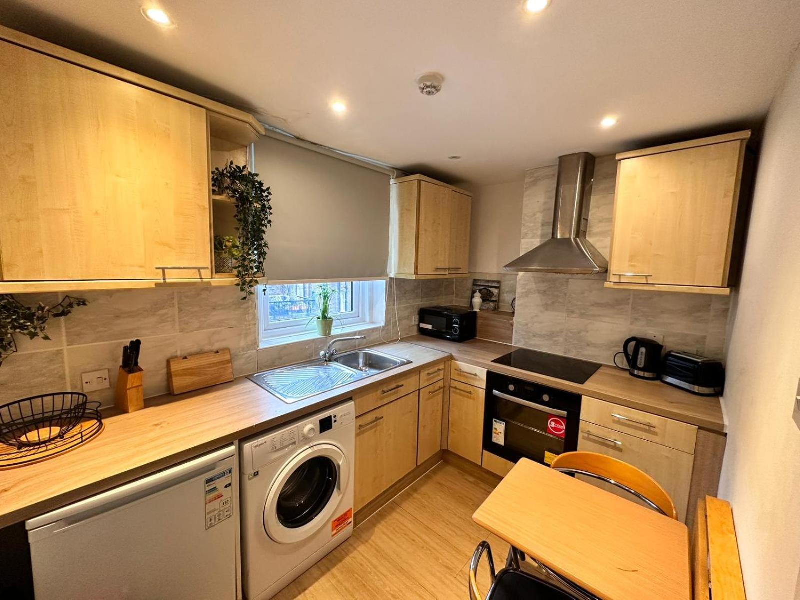 Bright Studio In Central * London