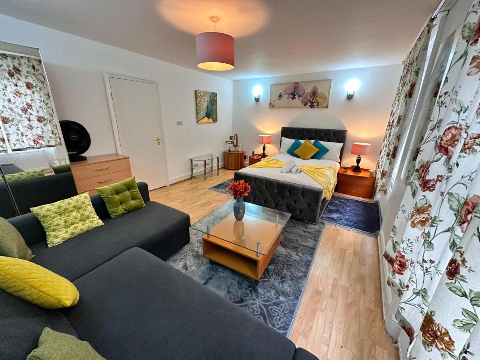 Bright Studio In Central London